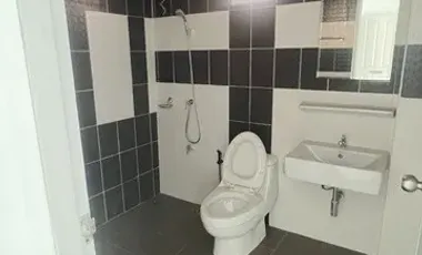 Casa adosada en venta de 3 habitaciones en Mueang Chiang Mai, Chiang Mai