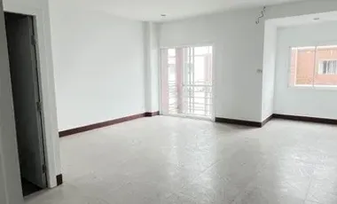 Casa adosada en venta de 3 habitaciones en Mueang Chiang Mai, Chiang Mai