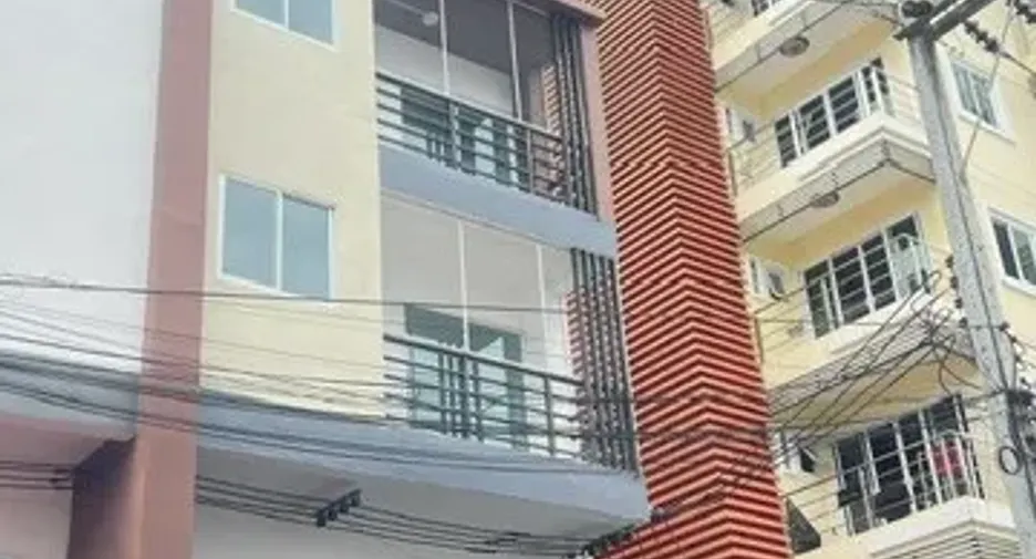 Casa adosada en venta de 3 habitaciones en Mueang Chiang Mai, Chiang Mai