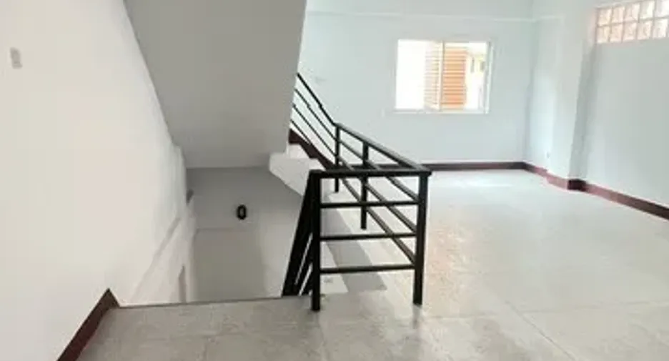 Casa adosada en venta de 3 habitaciones en Mueang Chiang Mai, Chiang Mai