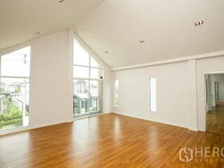 出租 和 出售 4 卧室 独立屋 在 Lam Luk Ka, Pathum Thani