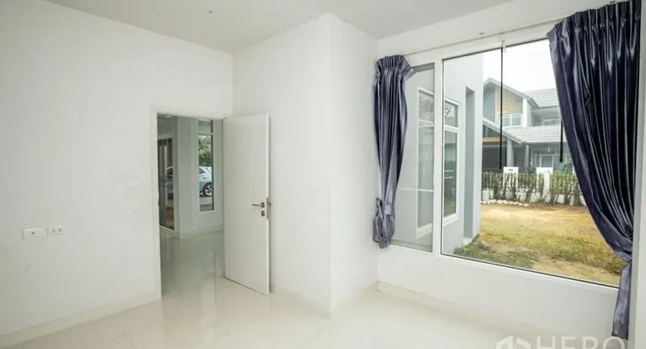出租 和 出售 4 卧室 独立屋 在 Lam Luk Ka, Pathum Thani