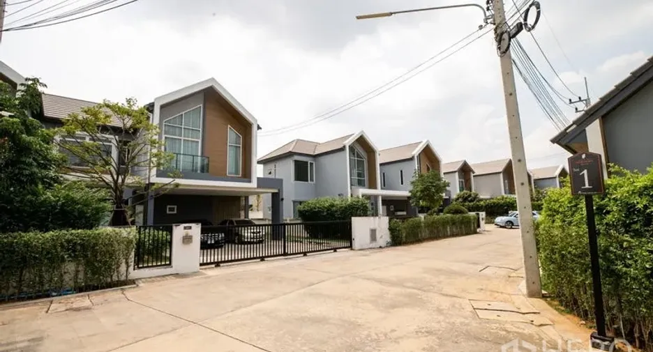 出租 和 出售 4 卧室 独立屋 在 Lam Luk Ka, Pathum Thani