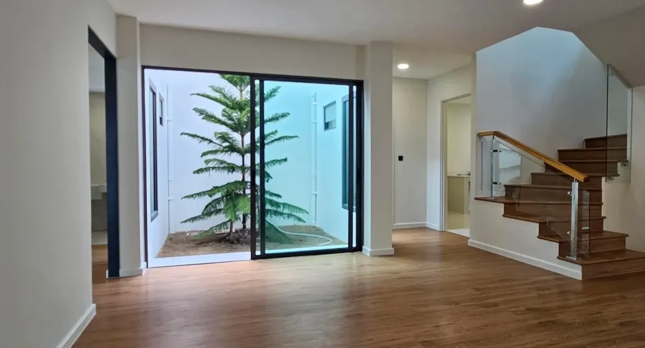 For sale 3 bedrooms house in Lat Phrao, Bangkok