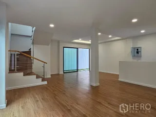 For sale 3 bedrooms house in Lat Phrao, Bangkok