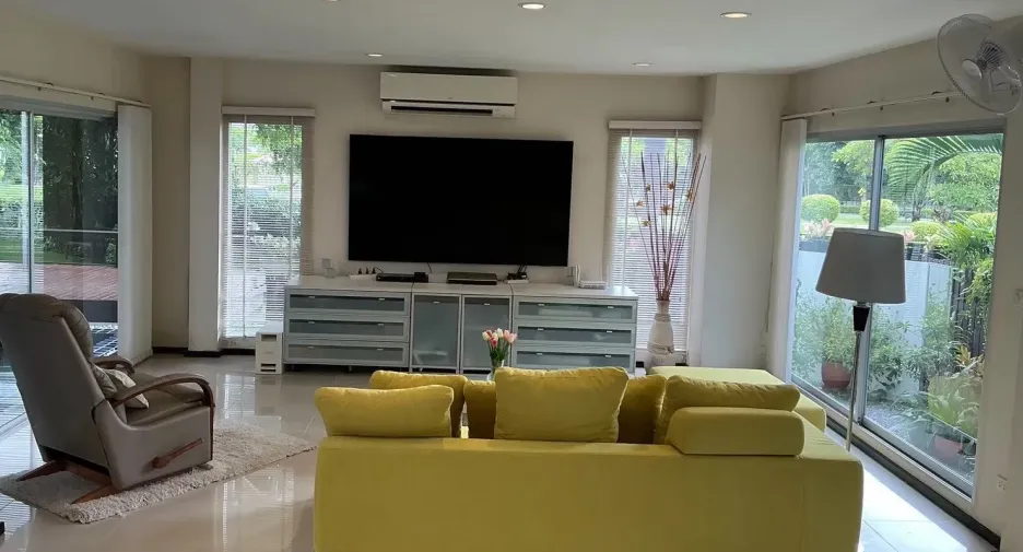 Casa en venta de 4 habitaciones en Suan Luang, Bangkok