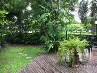 Casa en venta de 4 habitaciones en Suan Luang, Bangkok