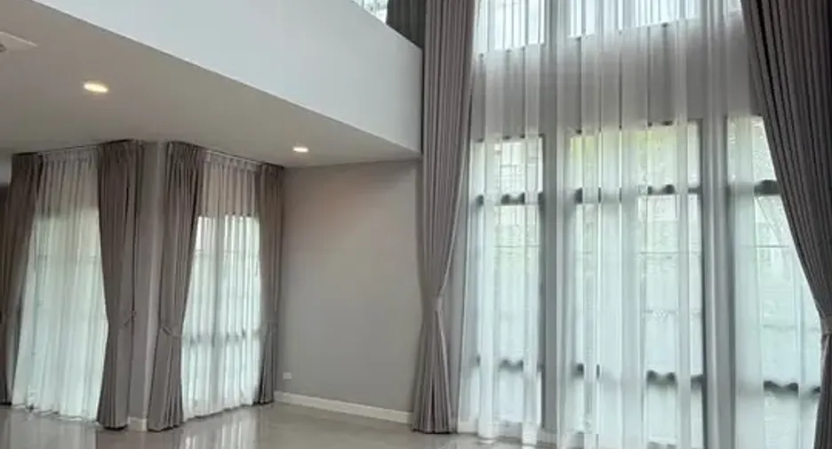 Аренда 5 спальни дом в Bang Phli, Самутпракан