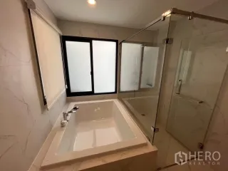Reihenhaus zur Miete mit 3 Zimmer in Suan Luang, Bangkok