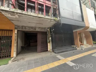 For rent retail Space in Khlong Toei, Bangkok