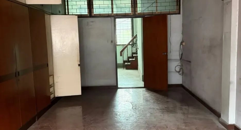 For rent retail Space in Khlong Toei, Bangkok