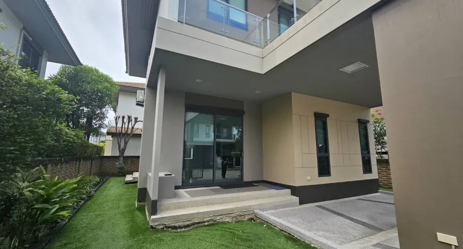 出售 3 卧室 独立屋 在 Bang Phli, Samut Prakan