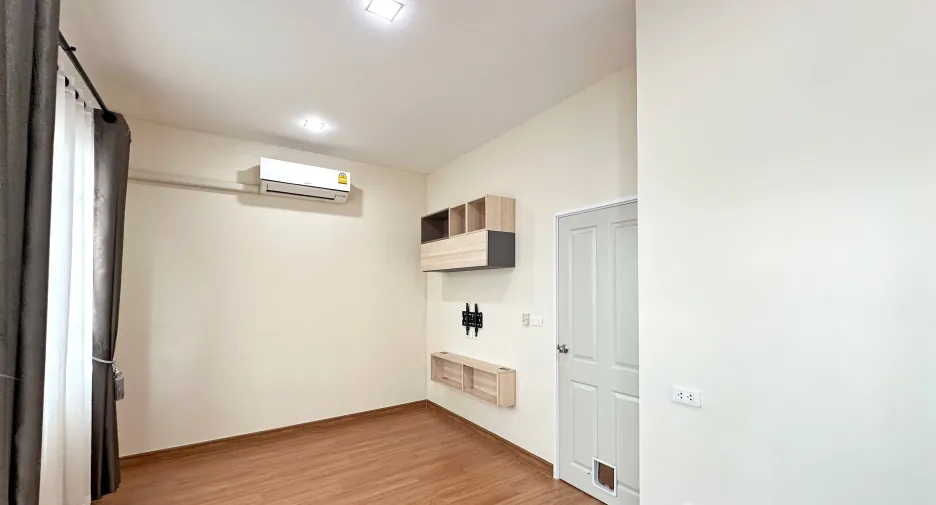 For sale 3 bedrooms townhouse in Bueng Kum, Bangkok