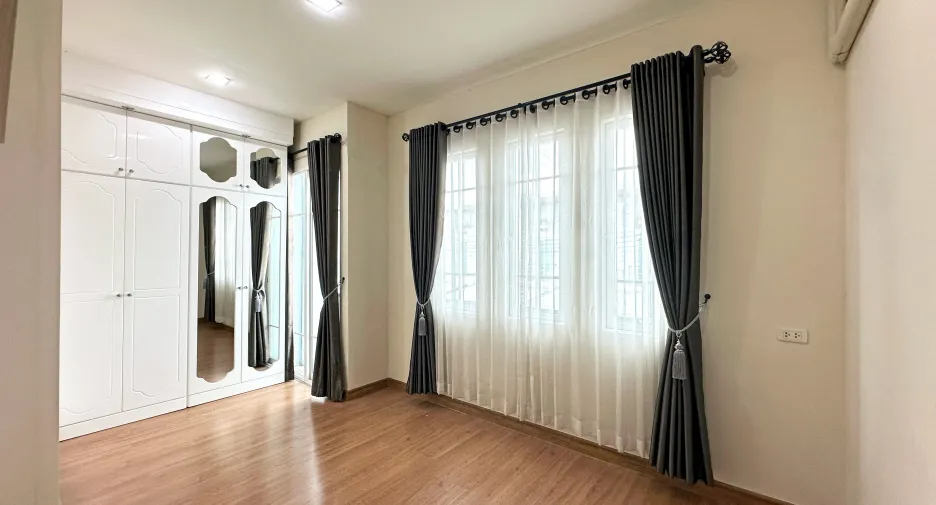 For sale 3 bedrooms townhouse in Bueng Kum, Bangkok