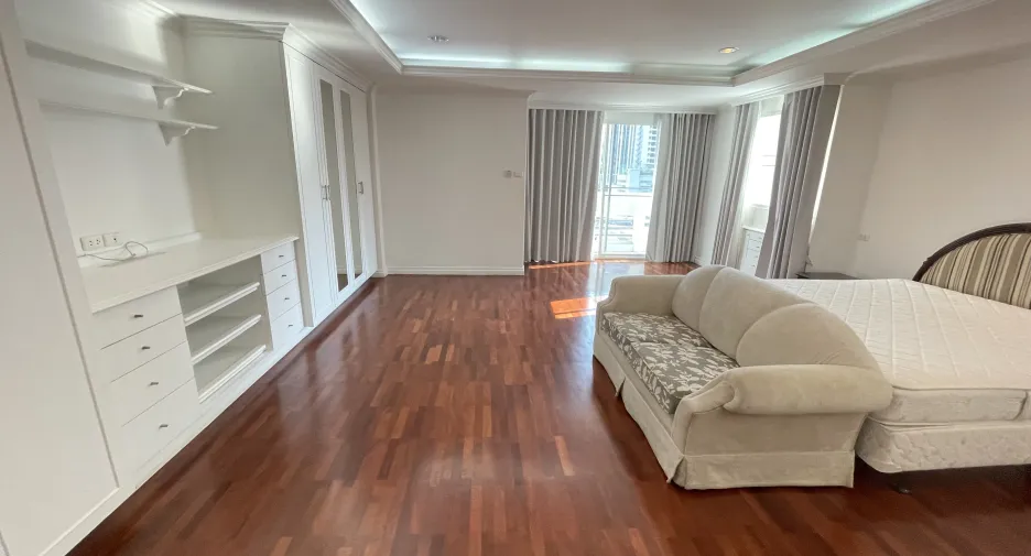 Apartamento en alquiler de 3 habitaciones en Watthana, Bangkok