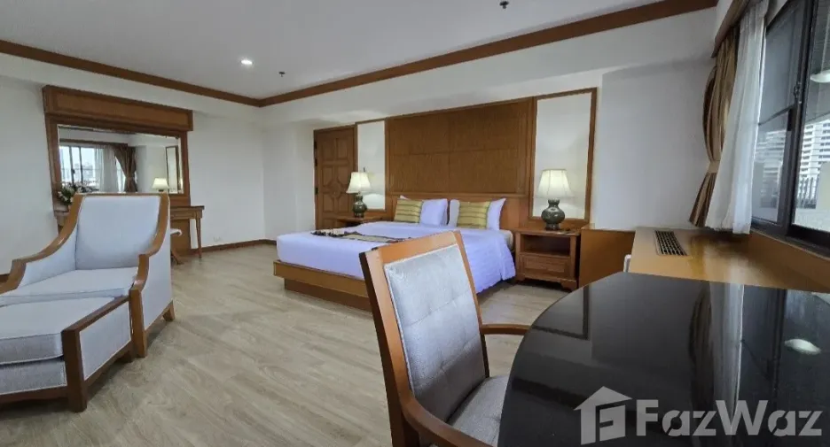 For rent 4 bedrooms apartment in Watthana, Bangkok