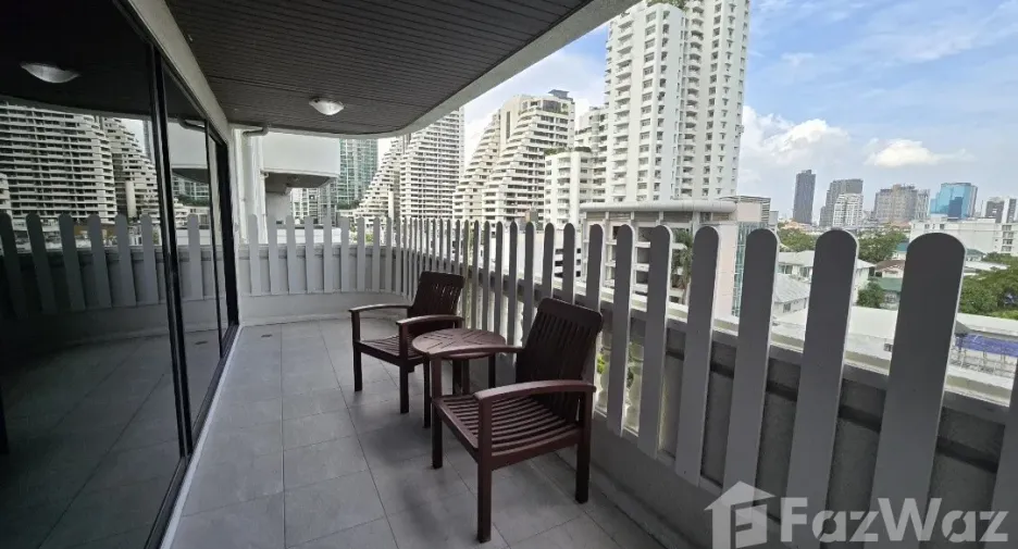 For rent 4 bedrooms apartment in Watthana, Bangkok