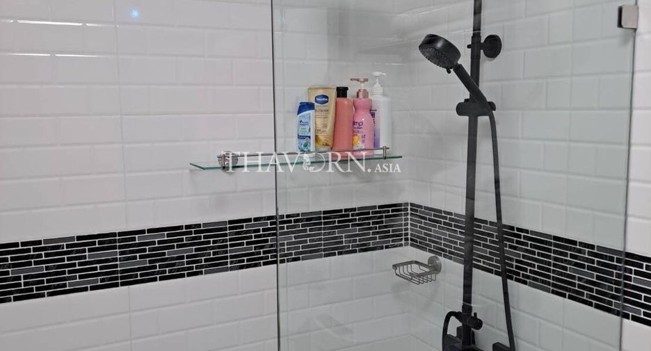 For sale 2 bedrooms condo in East Pattaya, Pattaya