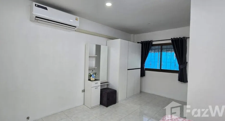 Reihenhaus zur Miete mit 4 Zimmer in Pratumnak, Pattaya