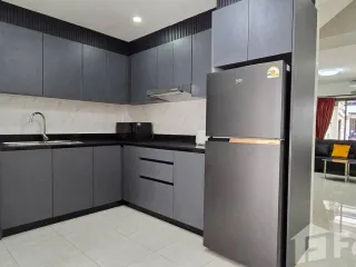 出租 4 卧室 联排别墅 在 Bang Lamung, Chon Buri