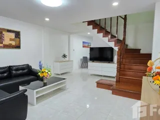 出租 4 卧室 联排别墅 在 Bang Lamung, Chon Buri
