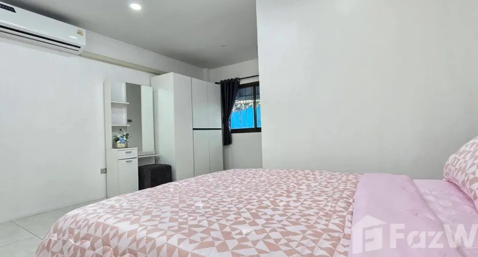 Reihenhaus zur Miete mit 4 Zimmer in Pratumnak, Pattaya