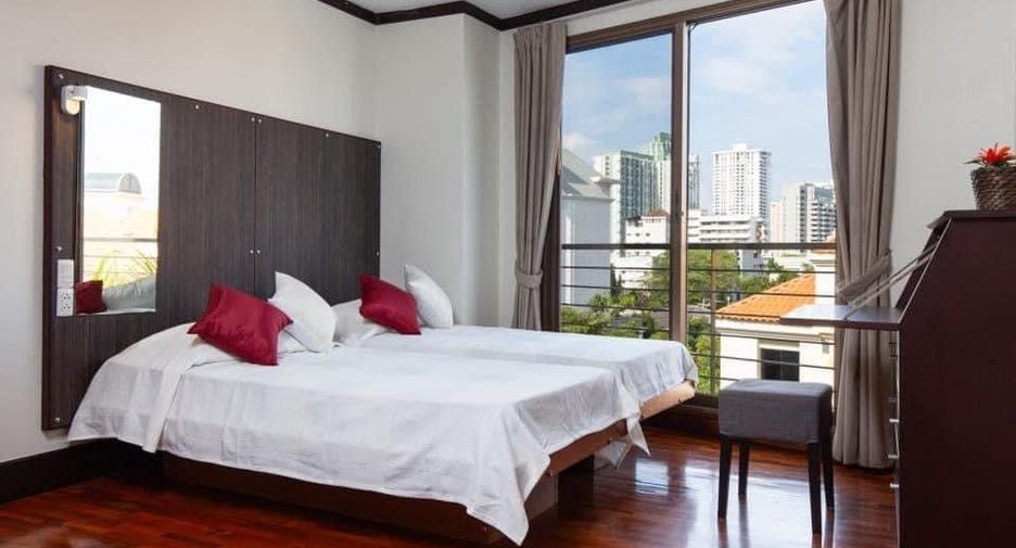 For rent 2 bedrooms apartment in Watthana, Bangkok