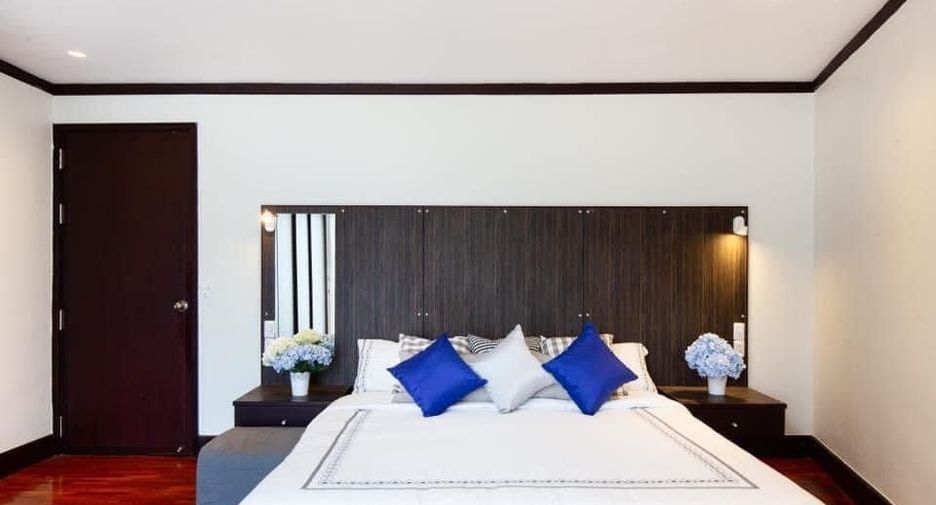 For rent 2 bedrooms apartment in Watthana, Bangkok