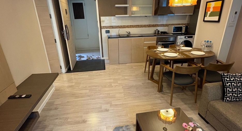 For rent 2 bedrooms apartment in Watthana, Bangkok