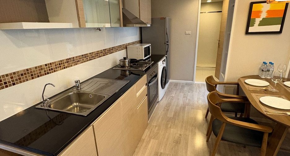 For rent 2 bedrooms apartment in Watthana, Bangkok