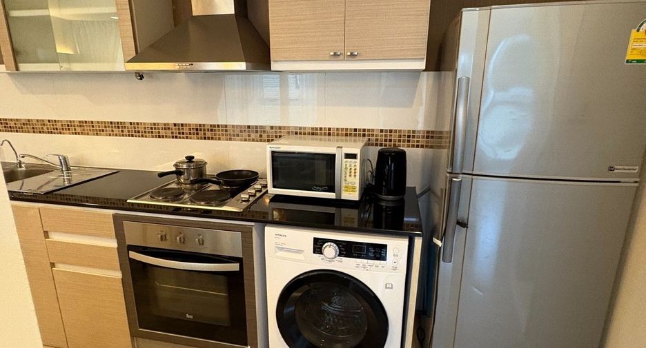 For rent 2 bedrooms apartment in Watthana, Bangkok