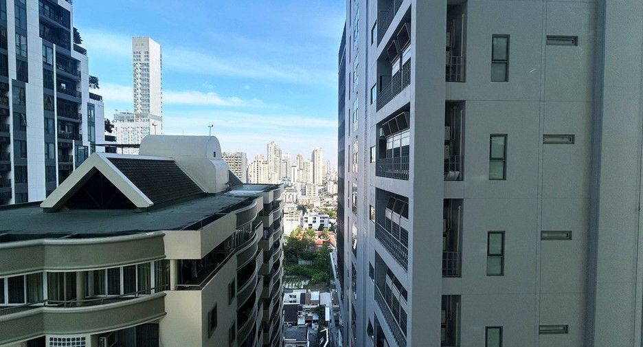 For rent 2 bedrooms condo in Khlong Toei, Bangkok