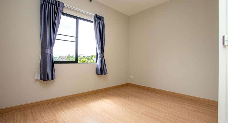 Casa en venta de 4 habitaciones en San Sai, Chiang Mai