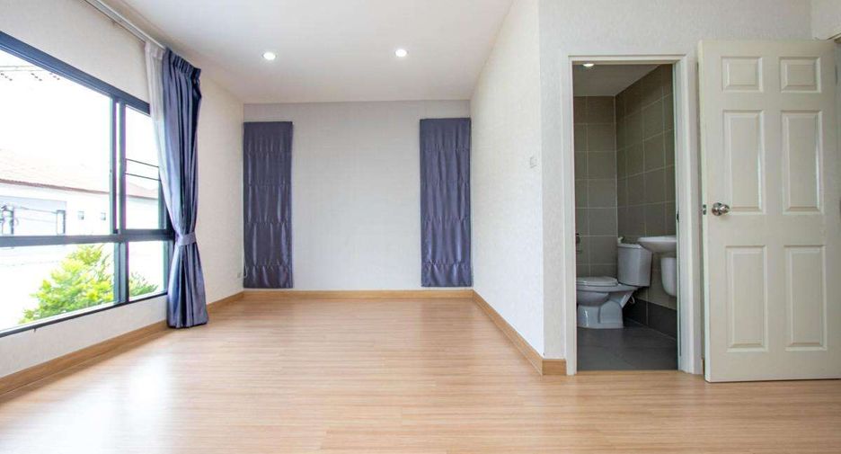 Casa en venta de 4 habitaciones en San Sai, Chiang Mai