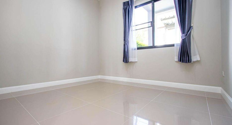 Casa en venta de 4 habitaciones en San Sai, Chiang Mai