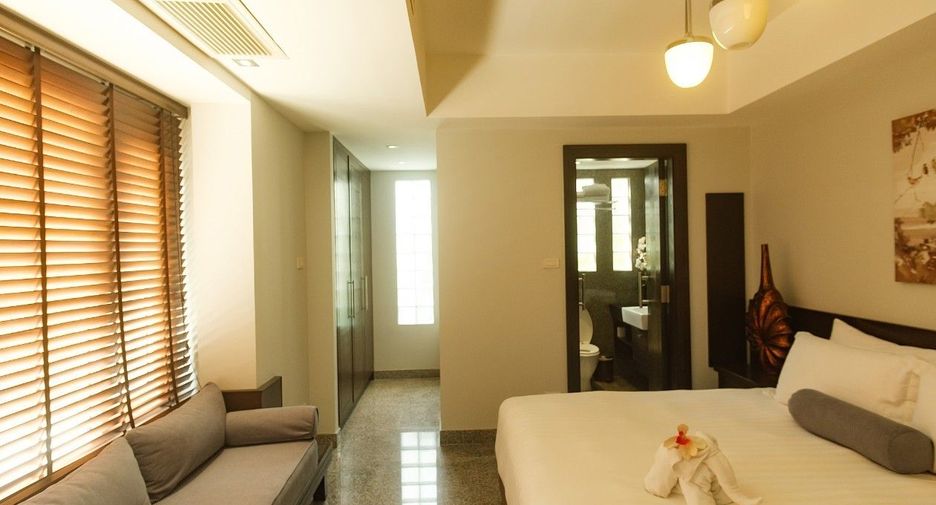 For rent 2 bedrooms apartment in Watthana, Bangkok