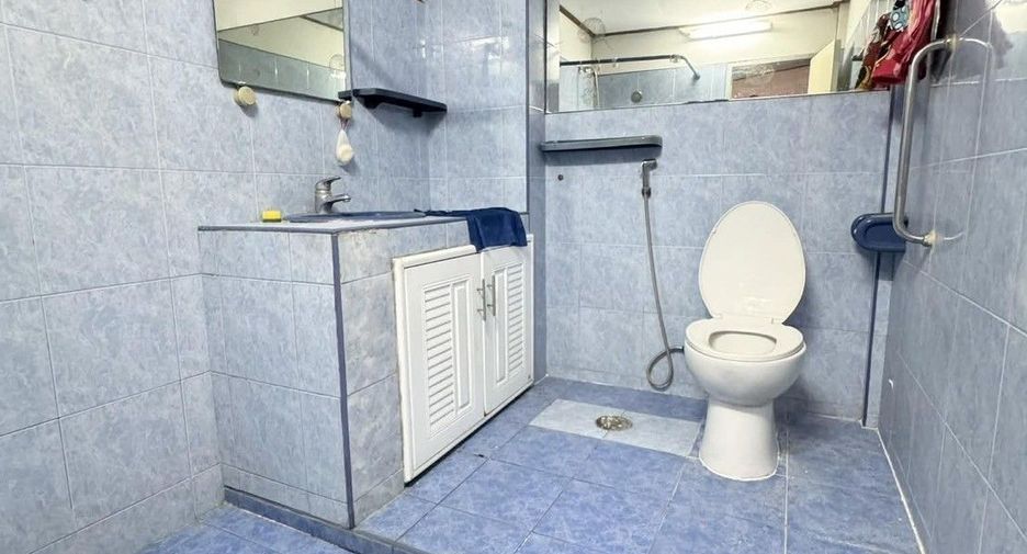 出租 4 卧室 独立屋 在 Lat Phrao, 曼谷