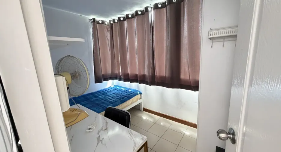 À louer et à vendre 5 chambres condo à Huai Khwang, Bangkok