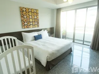 For rent 2 bedrooms apartment in Watthana, Bangkok