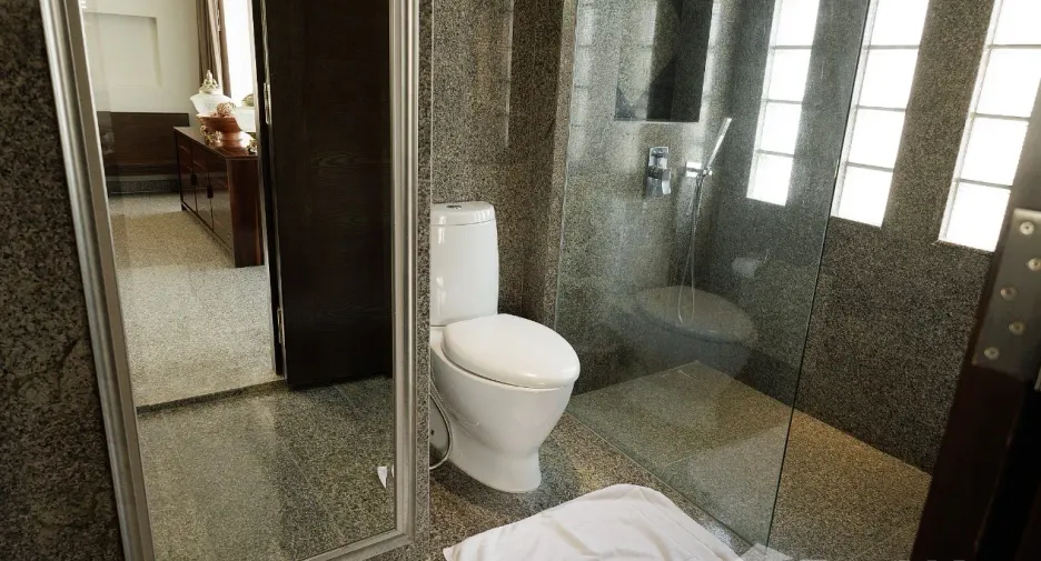For rent 2 bedrooms apartment in Watthana, Bangkok