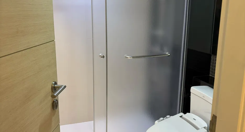 For rent 2 bedrooms apartment in Watthana, Bangkok
