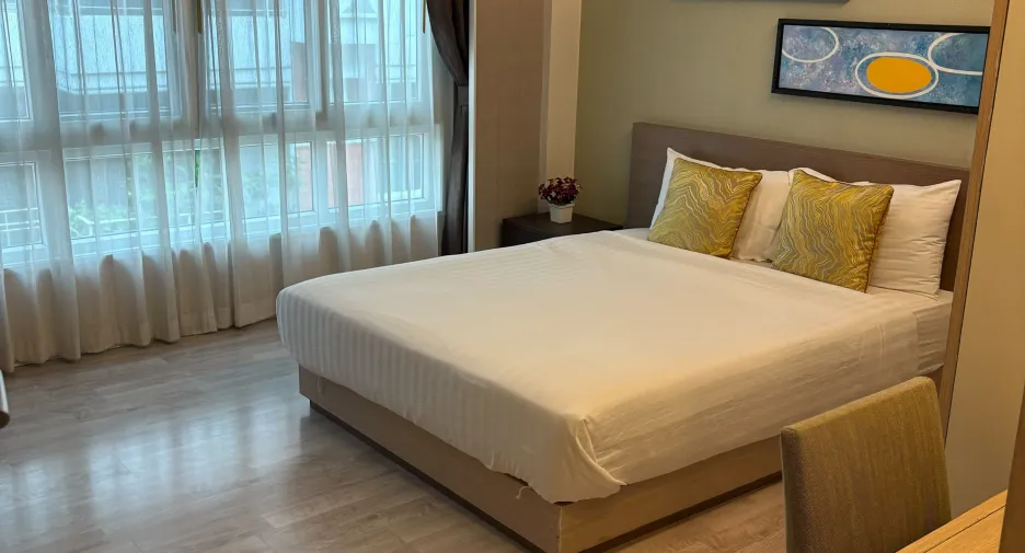 For rent 2 bedrooms apartment in Watthana, Bangkok