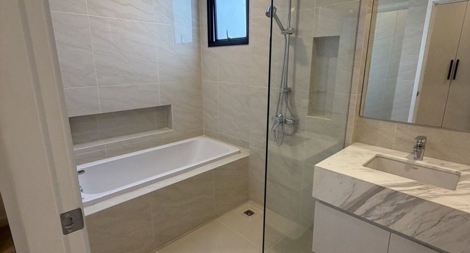 Casa en alquiler de 5 habitaciones en Mueang Phuket, Phuket