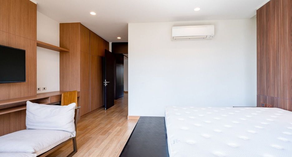 For rent 4 bedrooms condo in Suan Luang, Bangkok