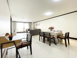 For rent 3 bedrooms apartment in Watthana, Bangkok