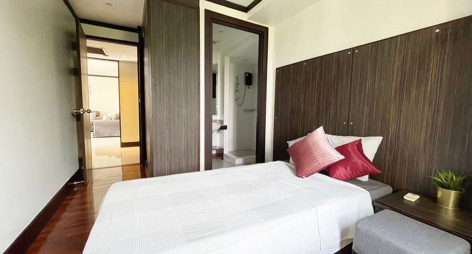 For rent 3 bedrooms apartment in Watthana, Bangkok