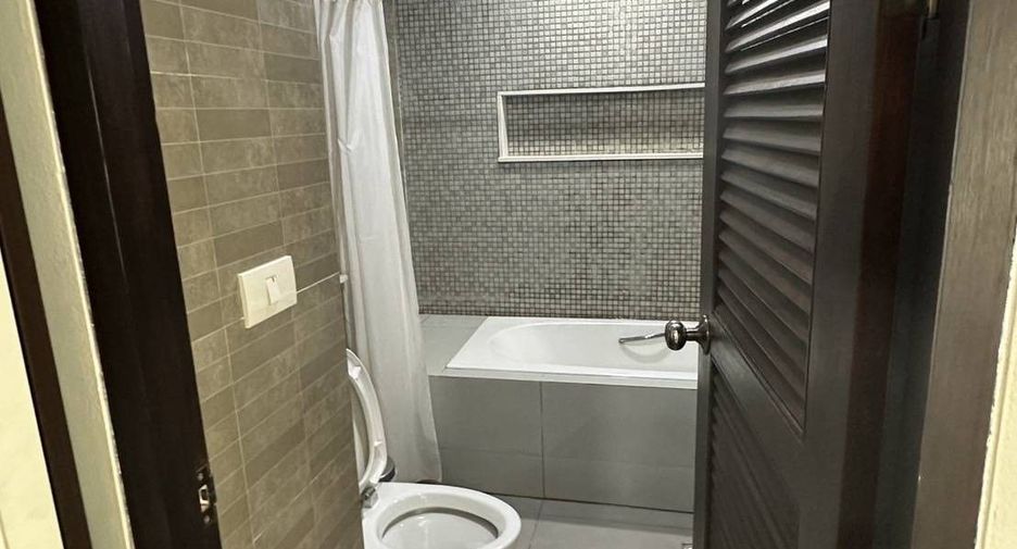 For rent 2 bedrooms condo in Mueang Chiang Mai, Chiang Mai