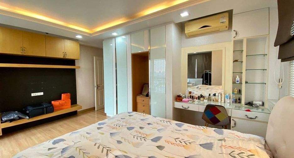 For sale 2 bedrooms condo in Chatuchak, Bangkok