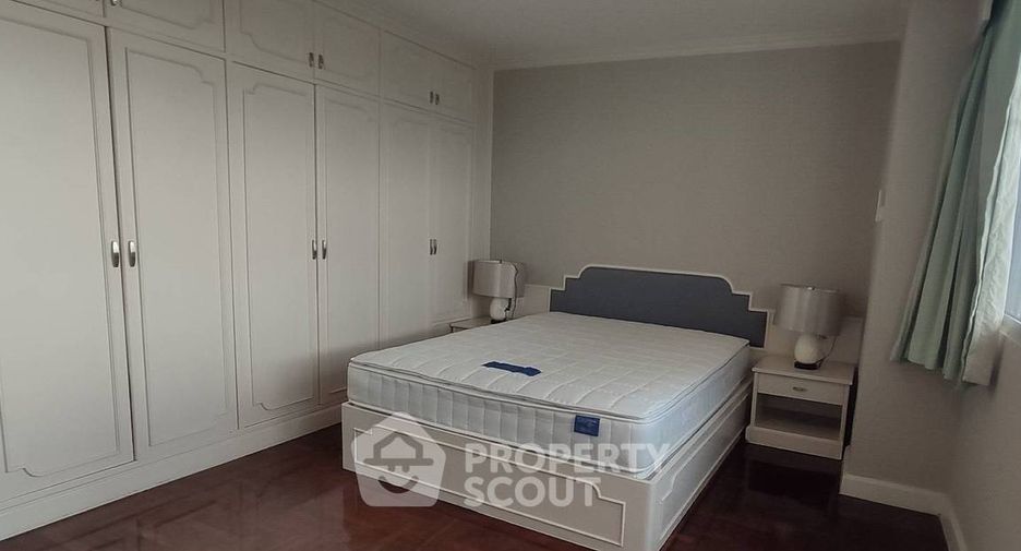 For rent 3 bedrooms apartment in Watthana, Bangkok