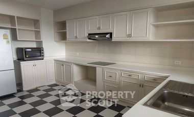 For rent 3 bedrooms apartment in Watthana, Bangkok